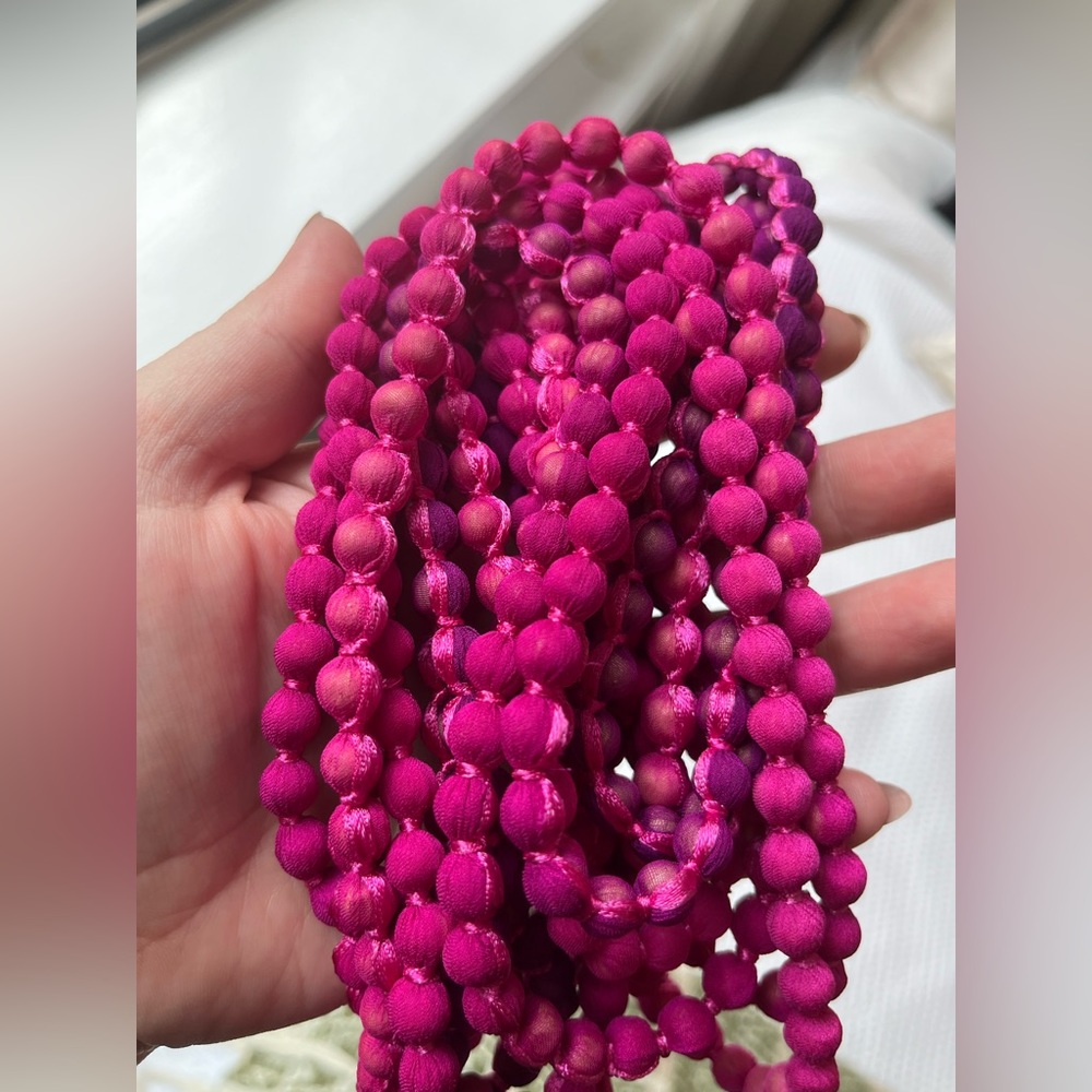 Silk wrapped beads -Magenta- - Picture 3 of 3